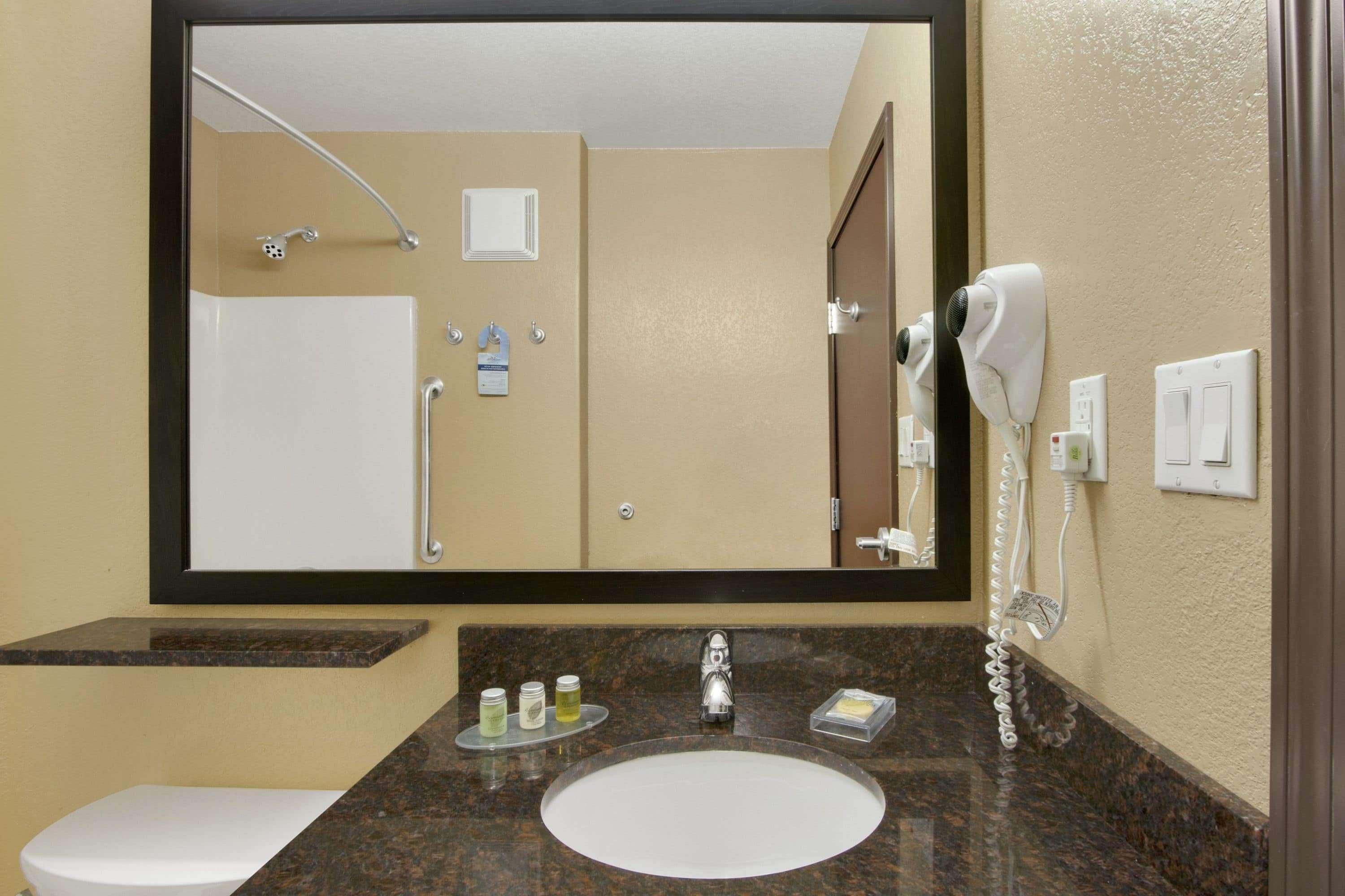 Microtel Inn & Suites By Wyndham Buda Austin South Buitenkant foto